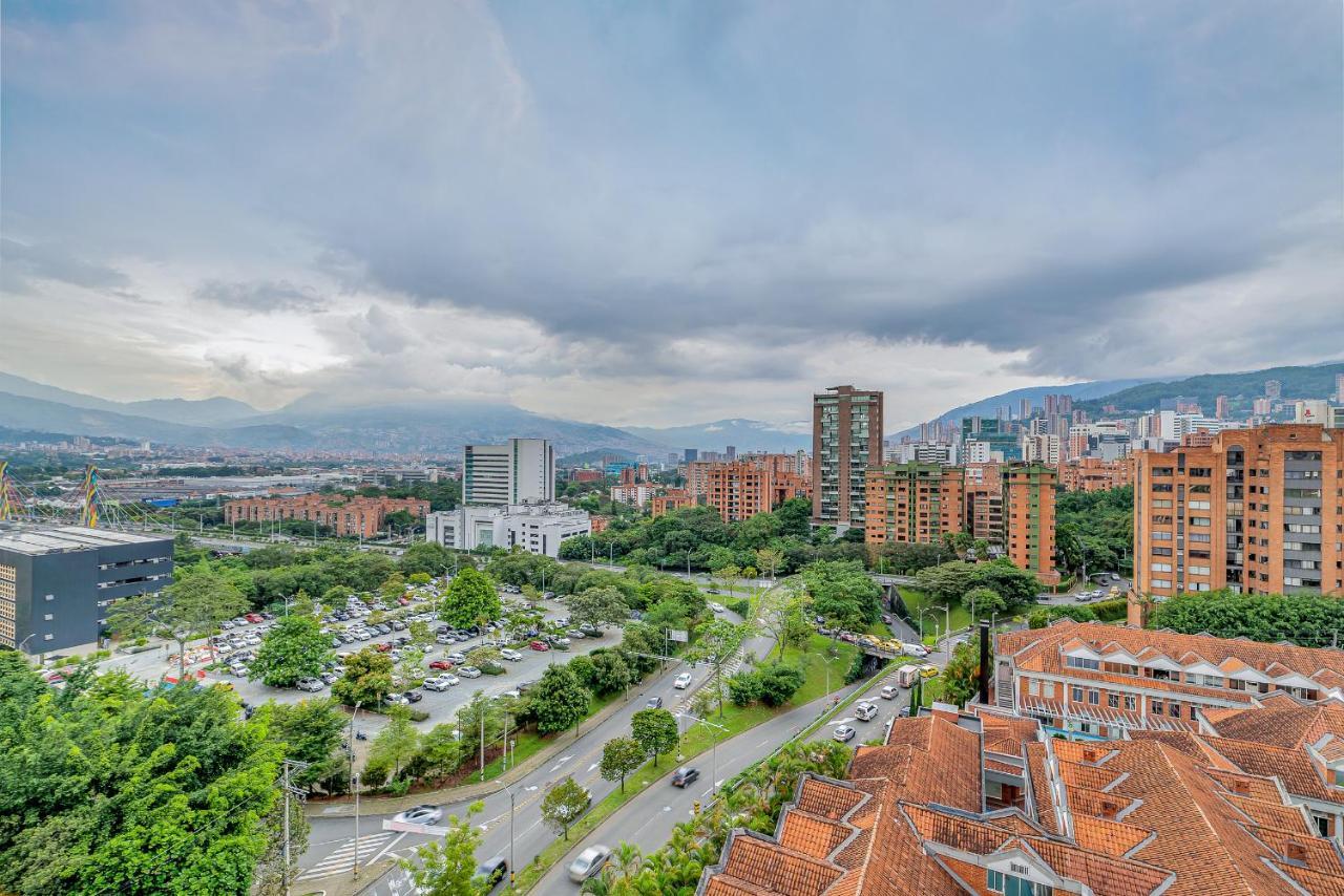 ميديلين Aptos Alcazar Oviedo By Housy Host المظهر الخارجي الصورة